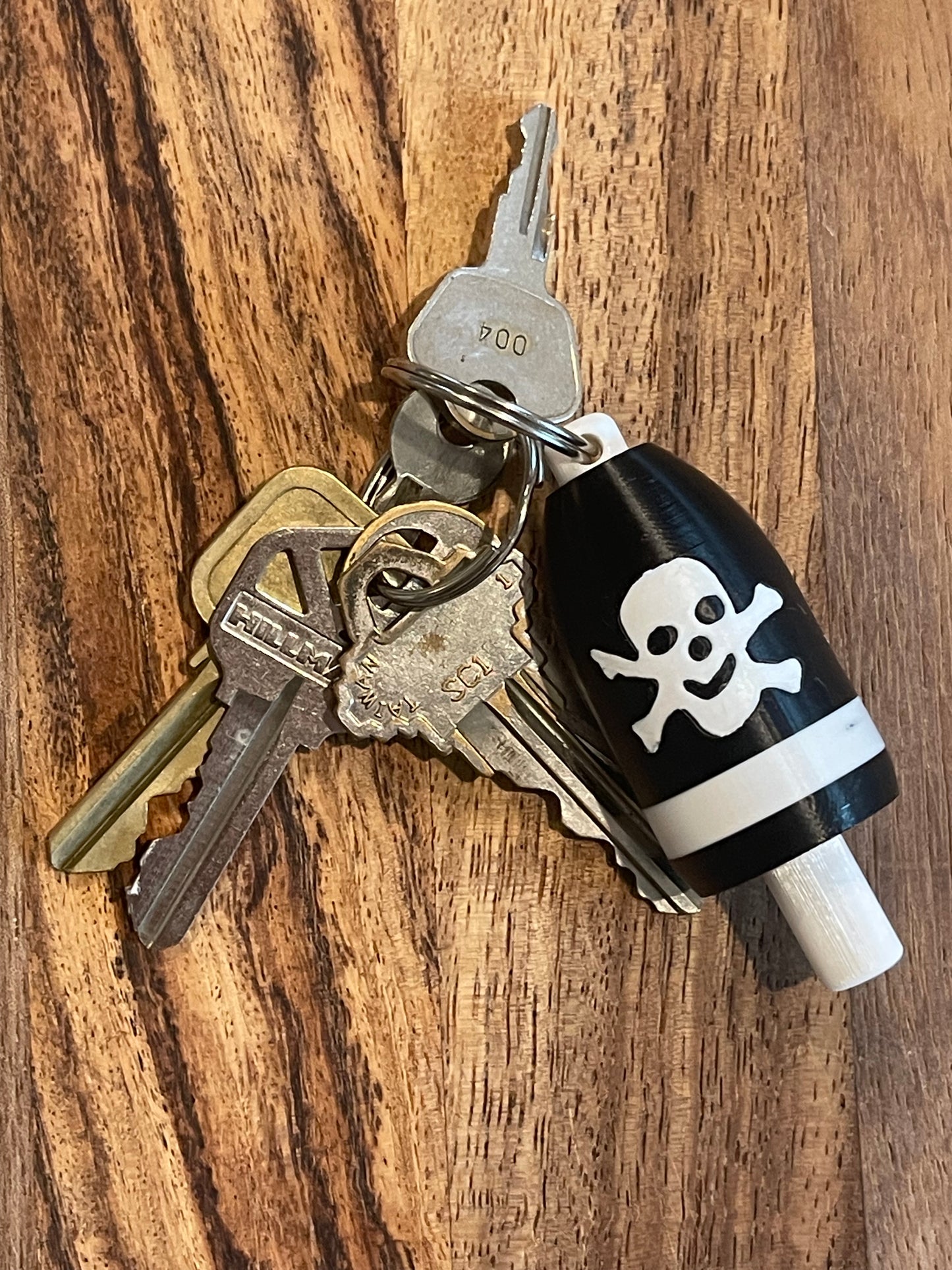 Skull and Crossbones Keychain Buoy (BWSCB)